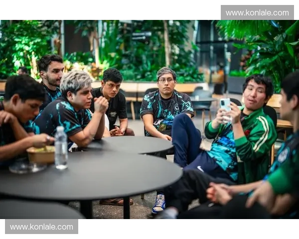 QDota2带你深入探索职业选手背后的训练秘密与战术思维解析